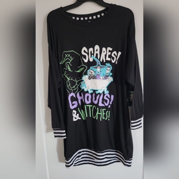 Disney Black Nightmare Before Christmas Sleep Shirt - Picture 1 of 7
